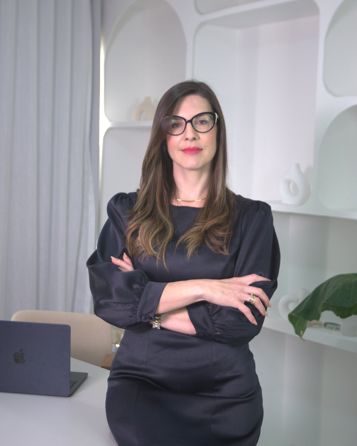 Retrato profissional de Cristiane Debiasi Dullius, Sócia-fundadora do Debiasi e Dullius Advogados